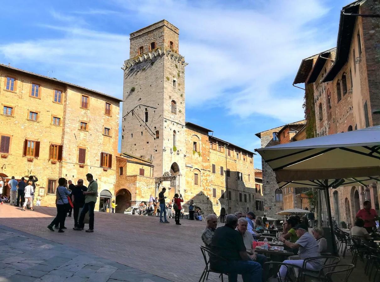 Sangi Studio Apartment - With Amazing View Of The Duomo San Gimignano Extérieur photo
